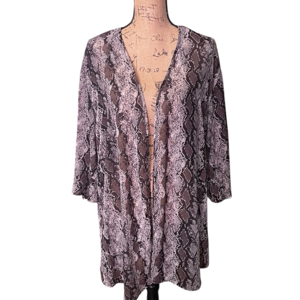 Band of Gypsies Black and White Snake Print Kimono